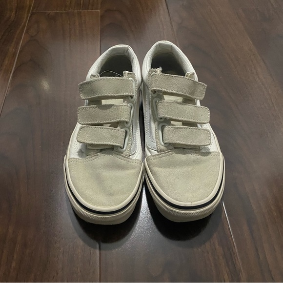 Vans Old Skool V Suede Canvas Shoe - Picture 2 of 3